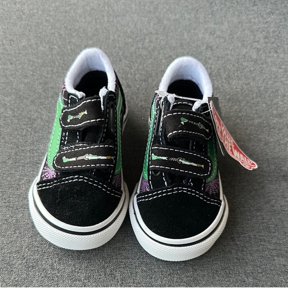 Vans Black and Green Low-Top Sneakers with Waffle Tread - Picture 2 of 5